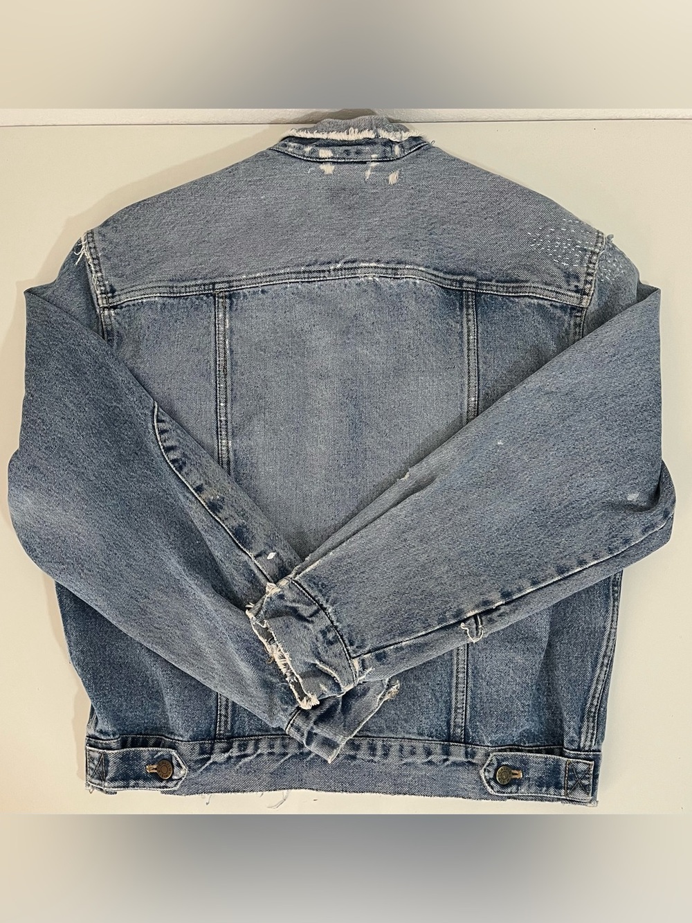 Calvin Klein XL Distressed Denim Jacket Light Wash Y2K Grunge Streetwear - Picture 9 of 9